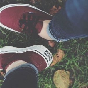 🆕 Burgundy Van slip on sneakers